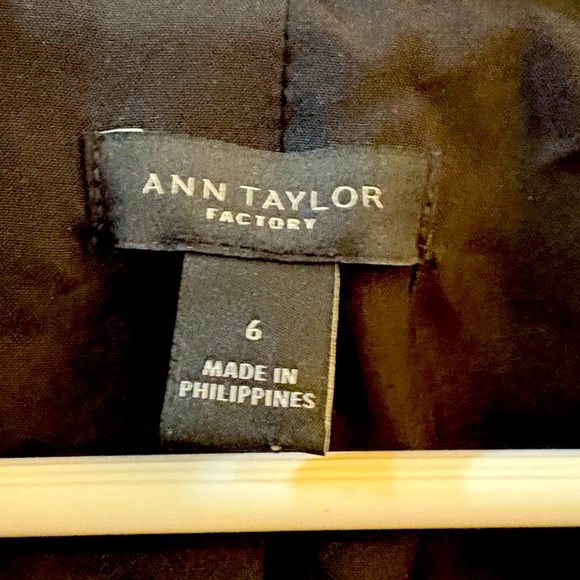 Size 6 NWOT Ann Taylor Blazer black - Picture 6 of 6